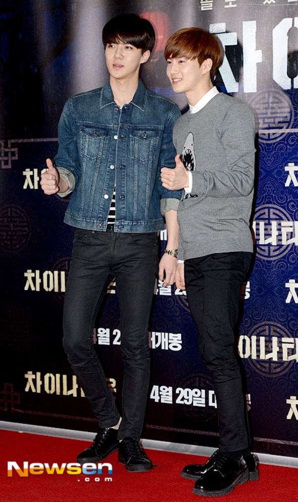 Hai thành viên Sehun và Suho của EXO.