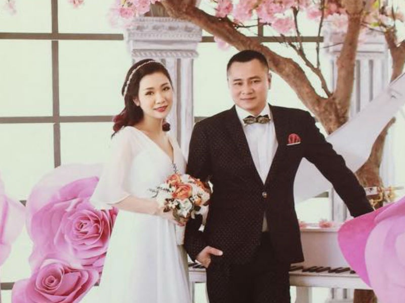 Khong gian tiec cuoi lan hai cua Tu Long hinh anh