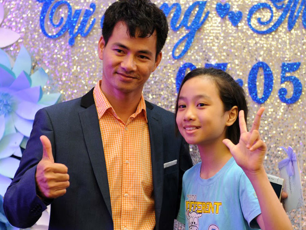 Xuan Bac den tu som phu giup chu re Tu Long hinh anh