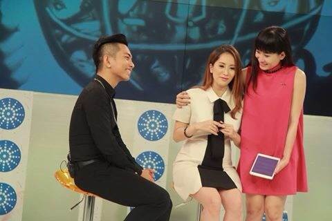 Khanh Thi: 'Dinh kien xa hoi rat lon' hinh anh