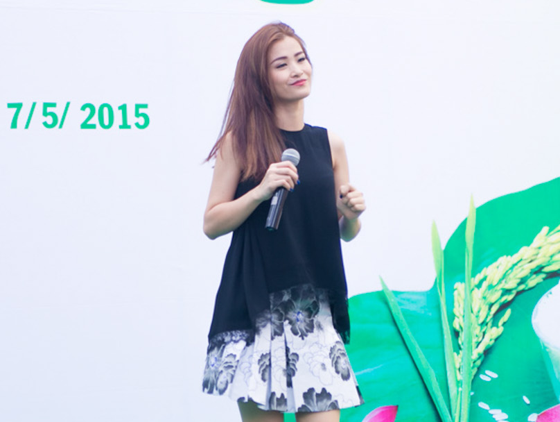 Dong Nhi gian di di tu thien hinh anh