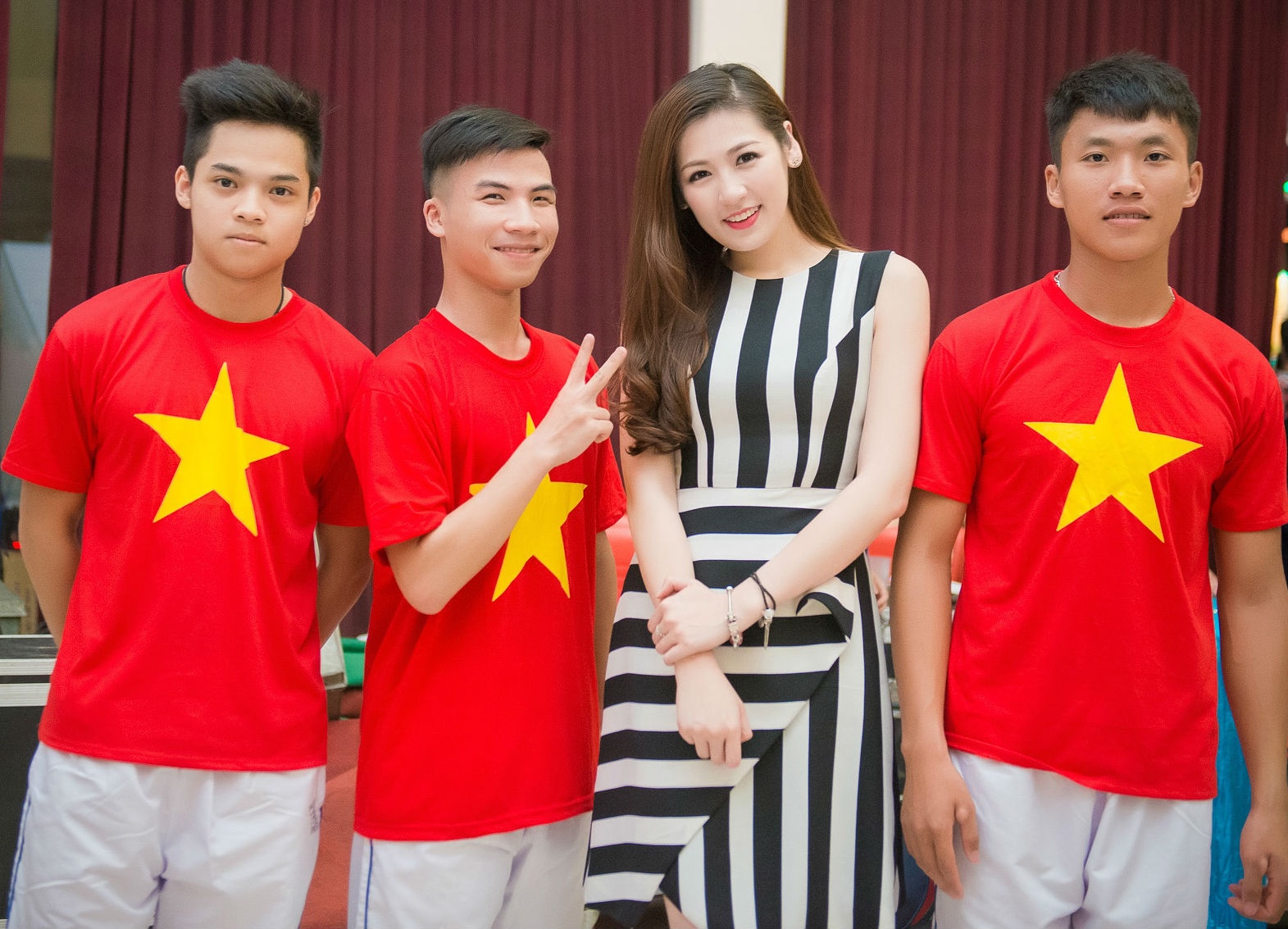 Duong Tu Anh dong hanh cung Doan The thao VN tai SEA Games hinh anh