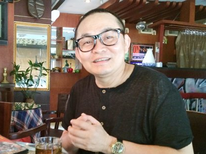 Xuan Hinh va tuoi tho gom dong nat trong tieng hat hinh anh