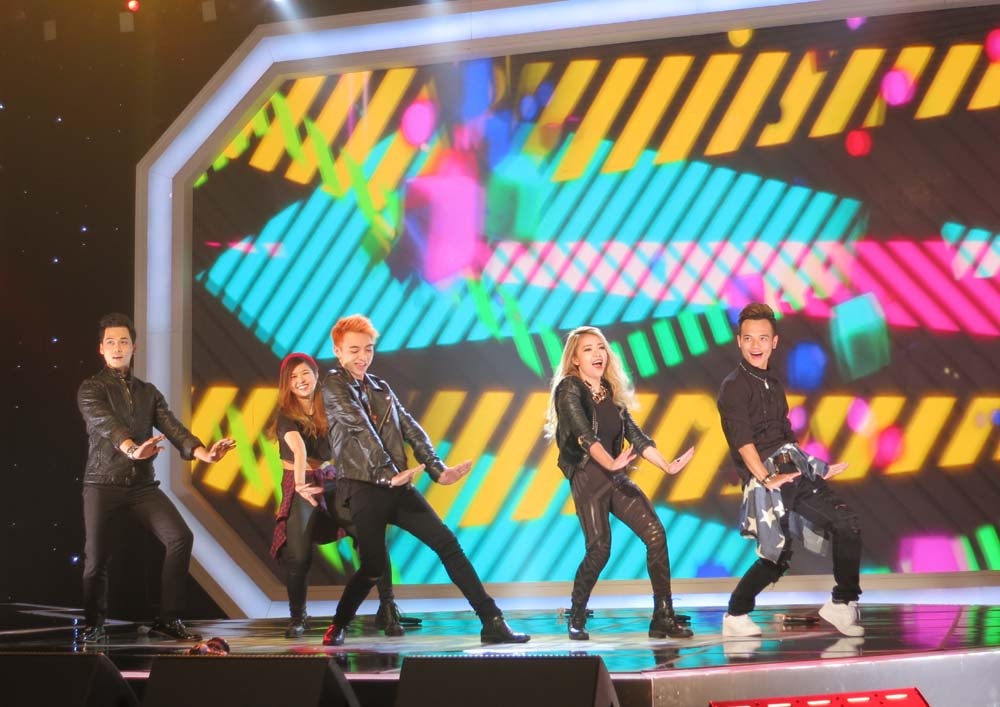 Phan trinh dien soi dong cua team Viet Nam hinh anh