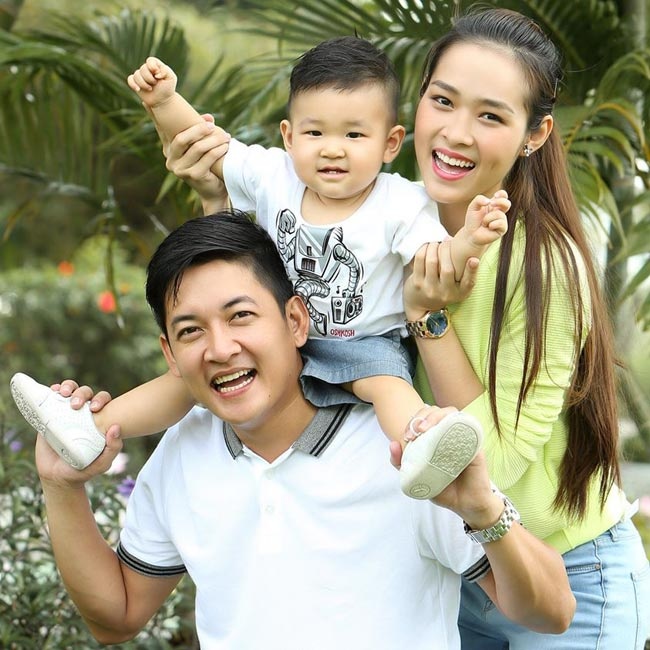 Gia đình Thành Đạt và Diệp Bảo Ngọc thời còn hạnh phúc. 