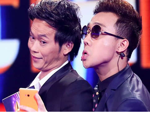 Hoai Linh 'bo roi' Tran Thanh trong cuoc dua tai VTV Awards hinh anh