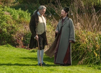 Cuộc gặp gỡ giữa Công Tôn Sách với lãnh chúa Mansfield (Tom Wilkinson) từ phim Belle.