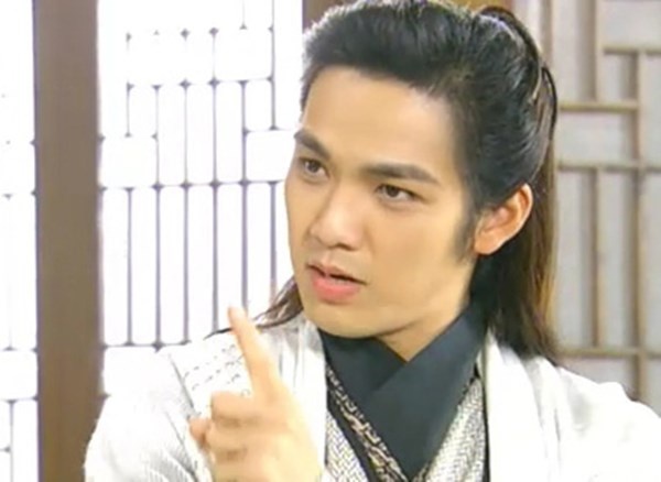 Tạo hình của Chung Hán Lương trong những bộ phim cổ trang gần đây như Thiên nhai minh nguyệt đao hay Thiên long bát bộ bị chê tơi bời. Thế nhưng, lật lại những bộ phim cũ, anh lại có tạo hình cổ trang rất cuốn hút. Tiêu biểu như vai diễn Truy Mệnh trong bộ phim truyền hình Tứ đại danh bổ hội kinh sư.