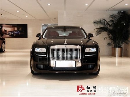 Đây là dòng xe thể thao việt dã (SUV), cũng là dòng xe Lý Thần đặc biệt yêu thích. 