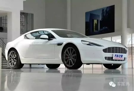 Đầu năm 2013 anh tiếp tục sử dụng chiếc Rapide S khi đưa đón Trương Hinh Dư.