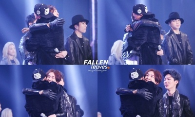 Ngay từ khi chưa ra mắt và thông qua chương trình Win: Who is next?, Nam Taehyun và Song Mino của Winner đã cho thấy nhiều hành động thân thiết, tình cảm.