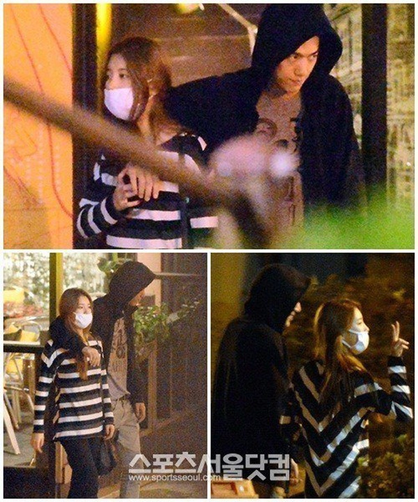 Hai nghệ sĩ khoác vai vô cùng tình cảm.