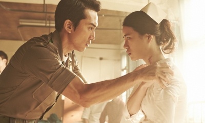 Cô gái sinh năm 1990 gặp khá nhiều áp lực khi tham gia bộ phim đầu tay đầy rẫy cảnh nóng cùng đàn anh. Tuy nhiên, cô đã thật sự tỏa sáng với vai diễn đầu tay ấn tượng này. 