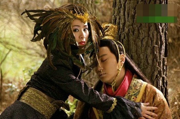 Những kiểu tóc kì dị của nhân vật Ma Âm (Lưu Đình Vũ) trong bộ phim truyền hình Nữ Oa truyền thuyết chi linh châu.