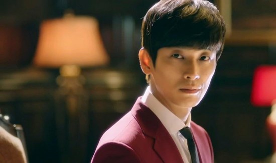 Thời gian gần đây, Joo Ji Hoon được đánh giá cao với vai diễn Choi Min Woo  lạnh lùng và lãnh đạm trong bộ phim truyền hình ăn khách Mask.