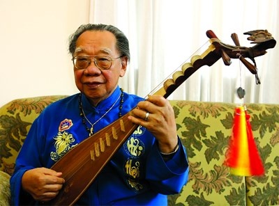 Ban thu am giao su Tran Van Khe hat nhac Pham Duy hinh anh