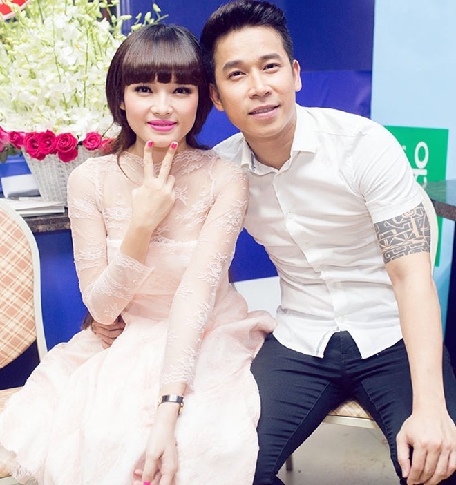 Liên lạc với Lê Hoàng, anh bất ngờ cho biết, bạn gái Việt Huê vừa sinh con trai đầu lòng tại một bệnh viên ở Bình Dương. Hiện tại, nam ca sĩ ở bên chăm sóc hai mẹ con. Ảnh: An Trần. 