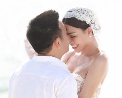 4 nguoi dep Viet chuan bi len xe hoa hinh anh