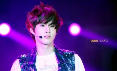 Suho (EXO) là thành viên thường xuyên mua đồ ăn, cũng như chăm sóc các thành viên 