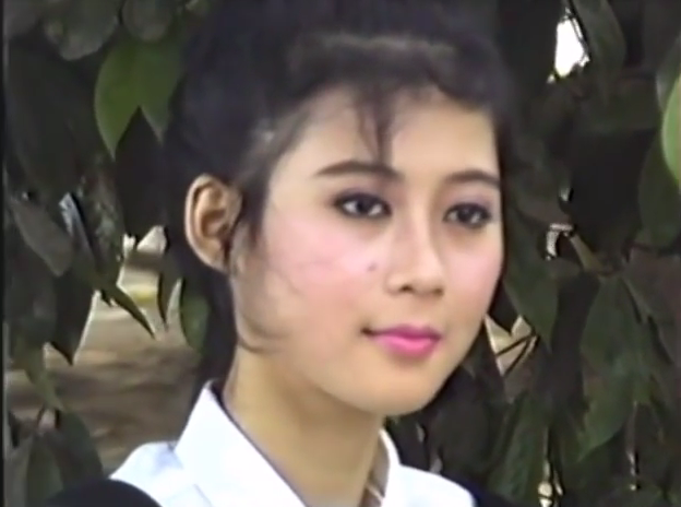 Clip hau truong chup anh cua Diem Huong nam 1990 gay sot hinh anh