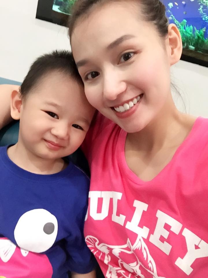 Trên trang cá nhân của mình Lã Thanh Huyền thường xuyên chia sẻ khoảnh khắc đáng yêu của con trai cũng như những chuyến đi du lịch nước ngoài cùng chồng  khiến mọi người ngưỡng mộ.