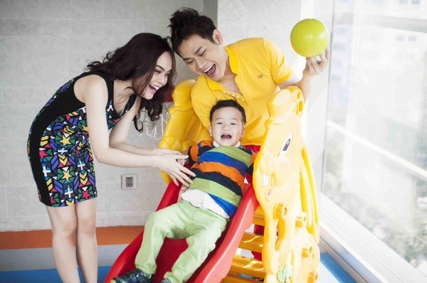 MC Hong Phuc thu thach Quynh Phuong roi moi chiu cuoi hinh anh