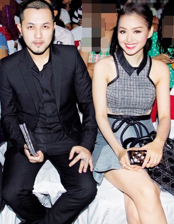 Gần đây, anh và diễn viên Tâm Tít lọt vào tâm điểm dư luận khi quay ra nói xấu nhau thời hậu chia tay. Báo chí, khán giả khi nhắc đến Thế Bảo thường gắn với cụm từ “anh trai Bảo Thy”. Vô tình, cô ca sĩ có biệt danh Lona bị vướng vào một sự việc mang tính riêng tư và tiêu cực. Thậm chí, một vài khán giả còn bình luận đầy cảm tính: Bớt yêu thích Bảo Thy sau vụ việc lùm xùm của anh trai cô theo kiểu “anh nào em nấy”.