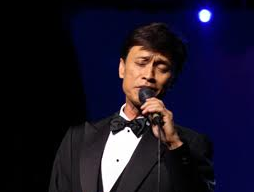 Ba anh em Tuan Ngoc lan dau dung chung tren san khau thu do hinh anh