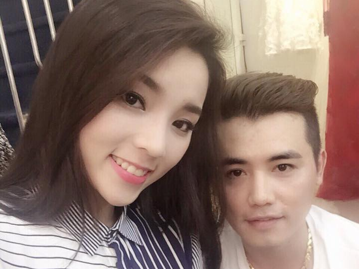 Nguoi chuyen trang diem cho hoa hau day cach chon my pham hinh anh