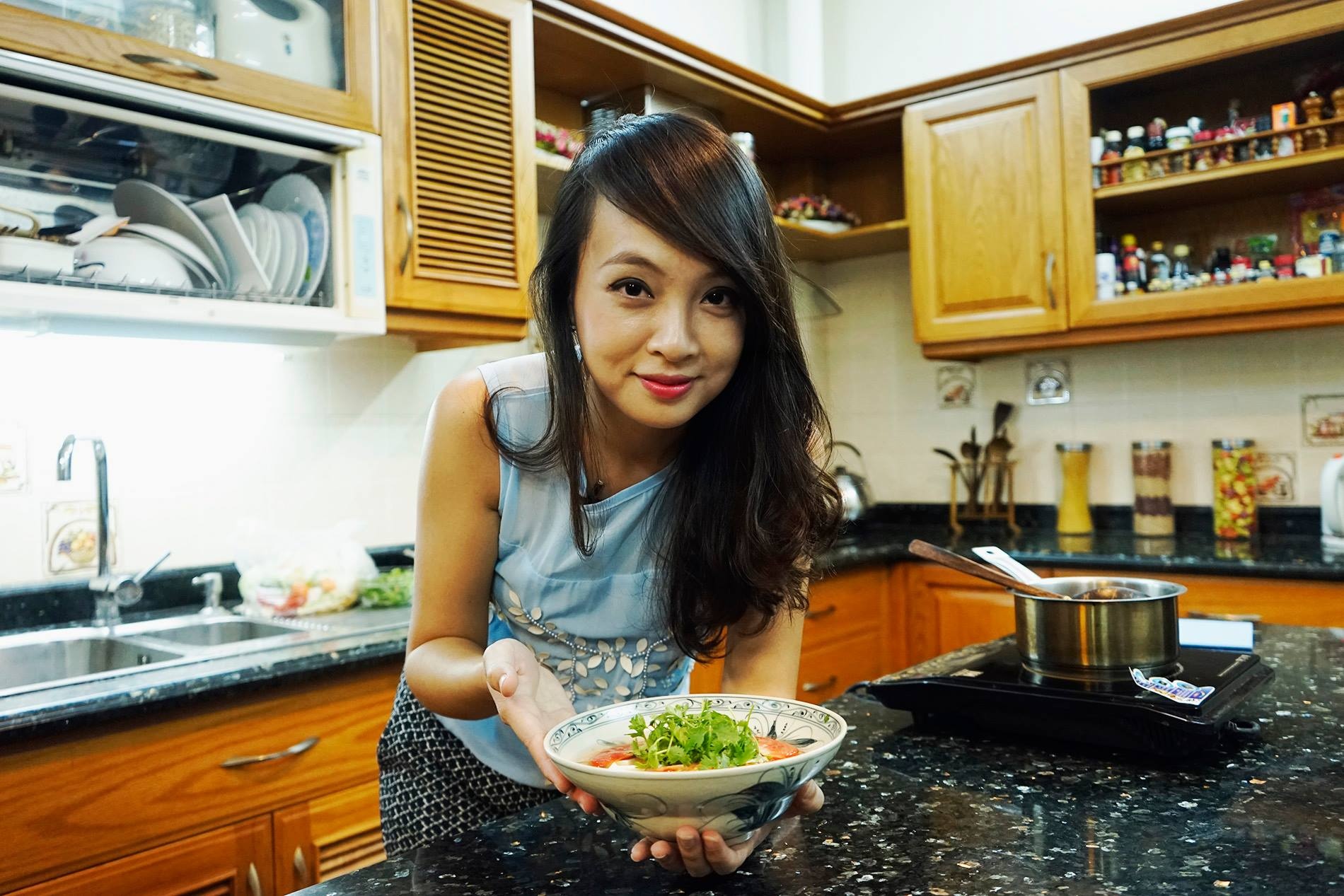 MasterChef Minh Nhat huong dan lam mon canh chay bo duong hinh anh