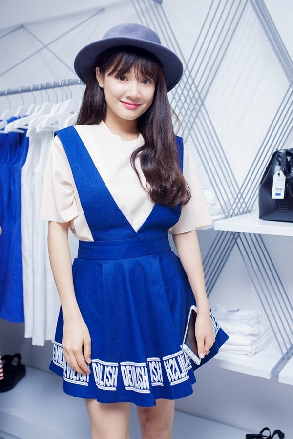 sau thành công của “bé bánh tráng”, Nhã Phương nhanh chóng nổi lên như diều gặp gió. Cô nhận được nhiều lời mời từ các đạo diễn và ghi dấu ấn đậm nét trong lòng khán giả qua vai diễn trong phim điện ảnh kinh dị Quả tim máu và đang được yêu mến qua vai diễn Thêu trong Vừa đi vừa khóc. Trước đó, người đẹp 9X đã lên đường tới Seoul để thực hiện bộ phim 12 năm gặp lại của xứ sở kim chi. 