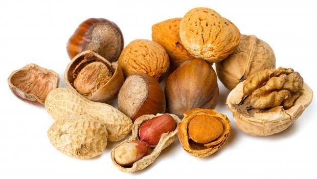 Lạc, hạt dẻ, hạnh nhân và các loại hạt khác giàu lysine. 