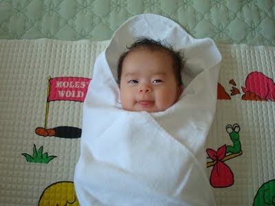 Cach tam cho tre vao mua lanh hinh anh