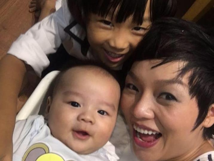 Ca si Thai Thuy Linh: 'Vi sao toi dua con di tiem Quinvaxem' hinh anh