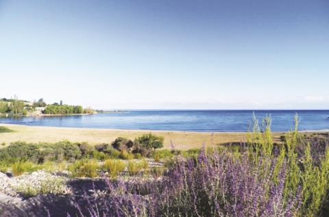 Ho Issyk Kul ngay phong non khong trum khan do hinh anh