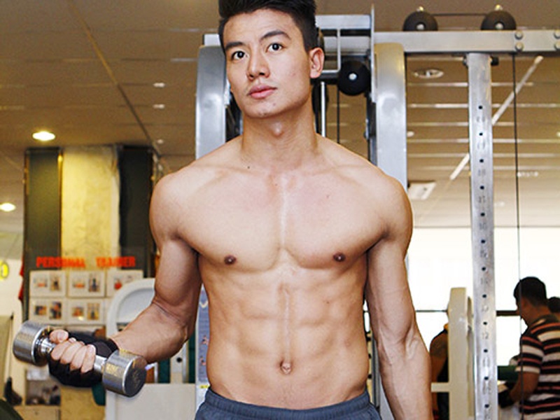 Lich ren suc khoe cua cac sao nam Vbiz tham gia Sasuke hinh anh