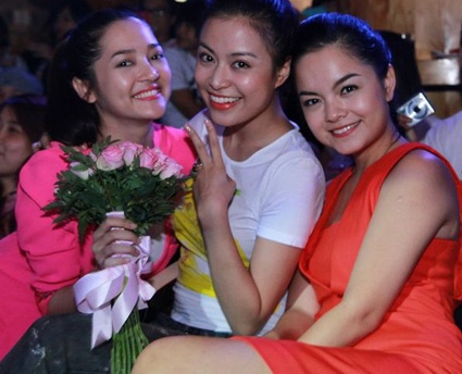 Bao Anh, Thuy Linh du tiec sinh nhat Pham Quynh Anh hinh anh