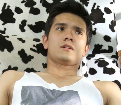 Hot boy Viet kieu Nga do khoc do cuoi khi dong phim hinh anh