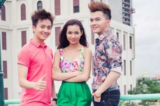 Ngo Kien Huy va Nam Cuong vuong tinh tay ba hinh anh