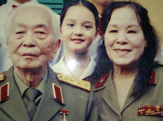 Nghe si Viet cam dong chia se anh va ky niem ben Dai tuong hinh anh