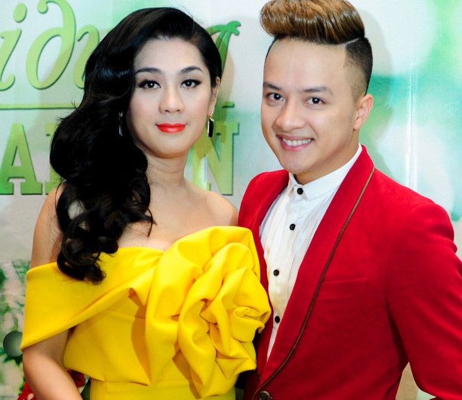 Lam Chi Khanh 'sen sam' den mung Cao Thai Son hinh anh