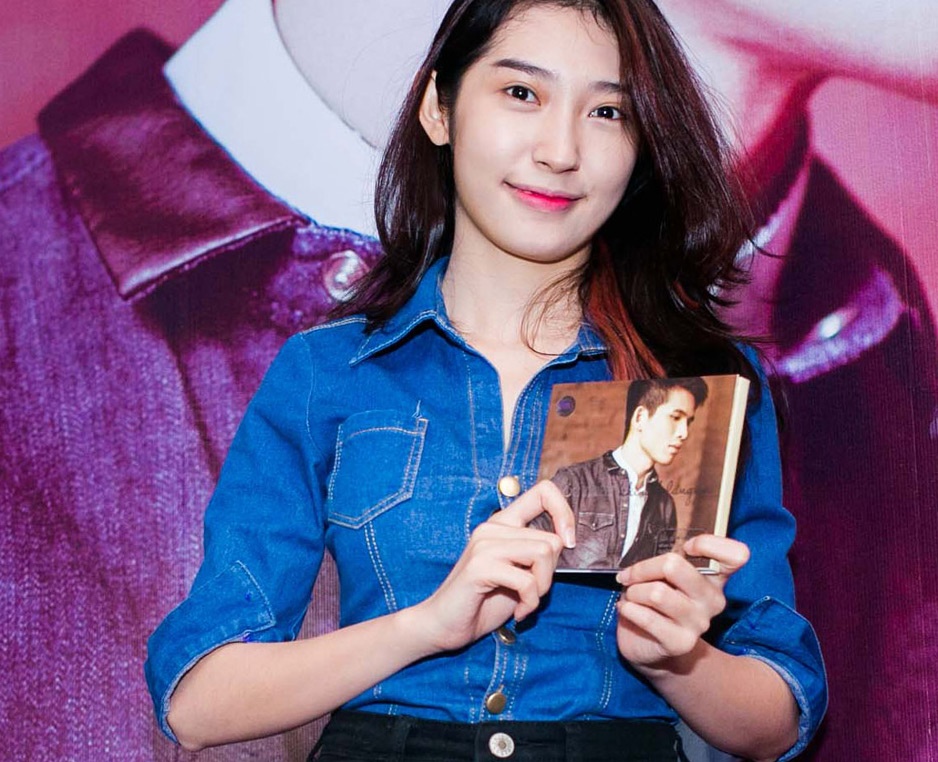 Khong Tu Quynh 'tron' ban trai den mung Quoc Thien hinh anh