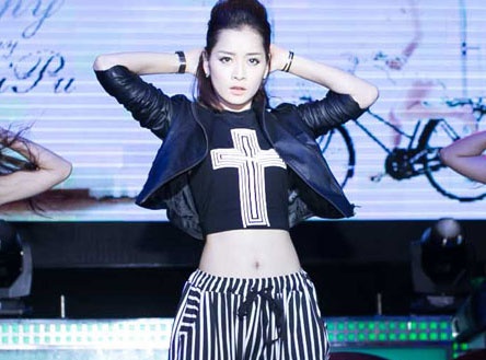 Gil Le lang le toi mung sinh nhat Chi Pu hinh anh