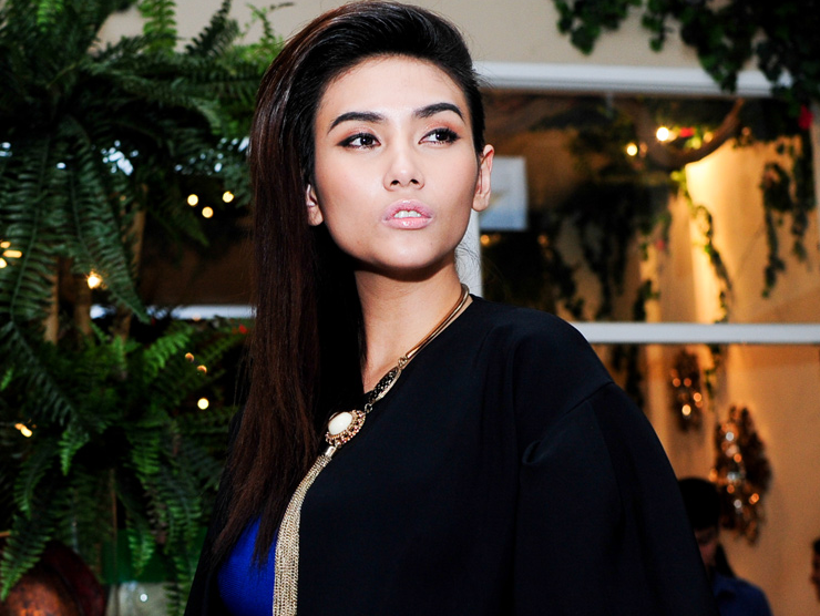 Hoang Yen nhot nhat di tiec sau tai nan lat xe kinh hoang hinh anh