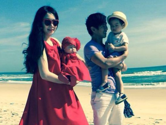 Gia dinh Ly Hai sanh dieu tren bien hinh anh