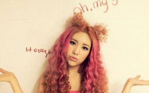 Truong nhom T-ARA hoa nang meo voi toc hong ‘xoan tit’ hinh anh