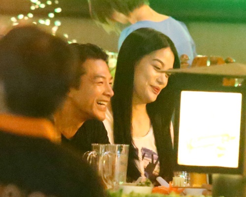 Vo chong Truong Ngoc Anh than mat xoa nghi an ly hon hinh anh