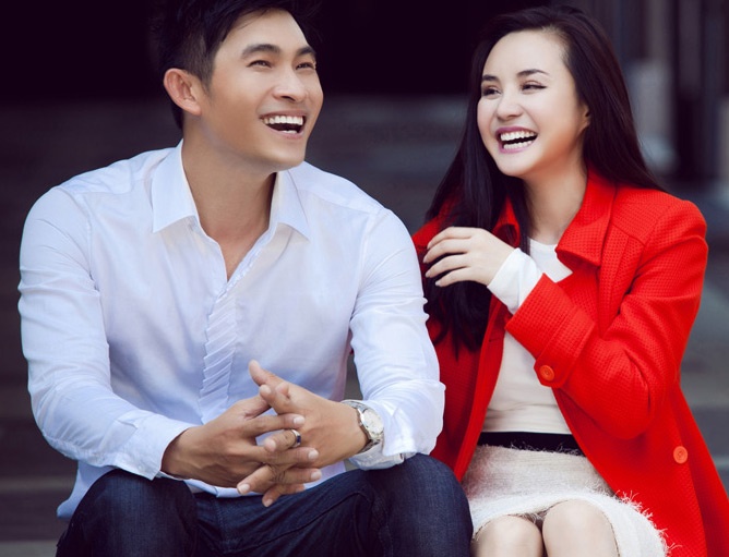 Vy Oanh dao pho don Noel som ben Nguyen Hong An hinh anh