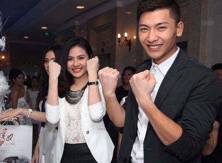 Van Trang tuoi tan di tiec cung mau nam Next Top Model hinh anh