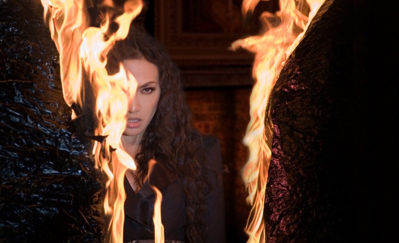 Tinna Tinh gap hoa hoan khi lam mau anh hinh anh